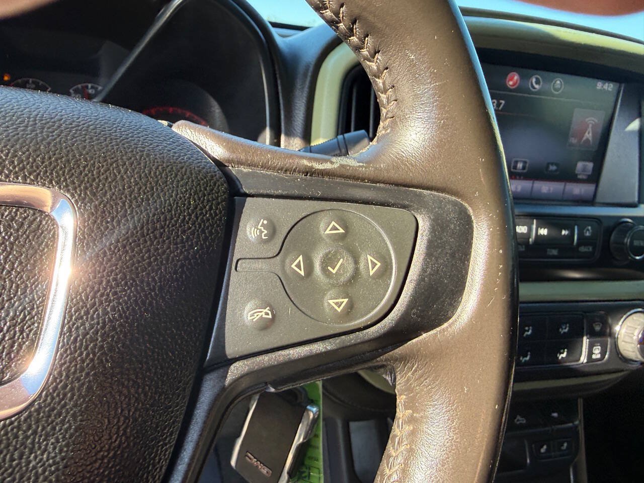 Used 2015 GMC Canyon SLT AWD/4WD image 24