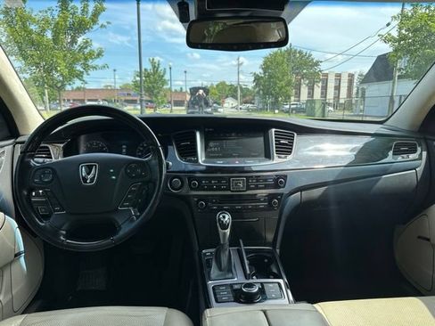 Used 2014 Hyundai Equus Signature RWD image 3