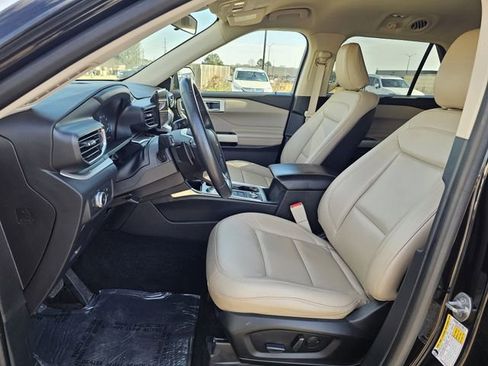 Certified 2020 Ford Explorer XLT w/ Equipment Group 202A image 12