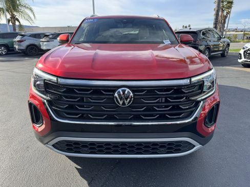 Used 2024 Volkswagen Atlas Cross Sport SE image 3