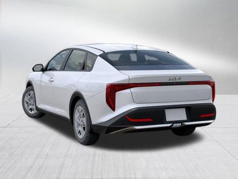 New 2025 Kia K4 LX image 4