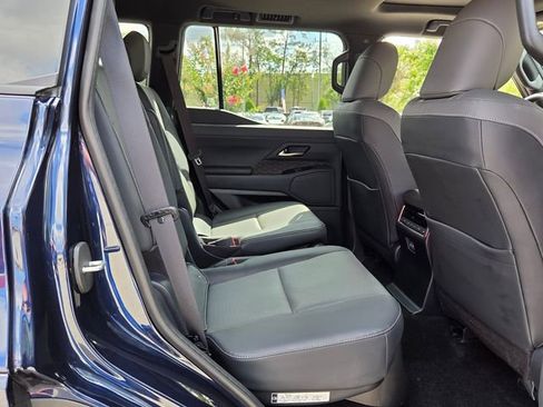 Used 2024 Lexus GX 550 AWD/4WD image 17