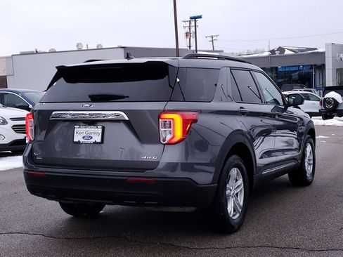 Used 2023 Ford Explorer XLT image 5