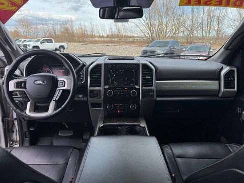 Used 2019 Ford F350 Lariat image 33