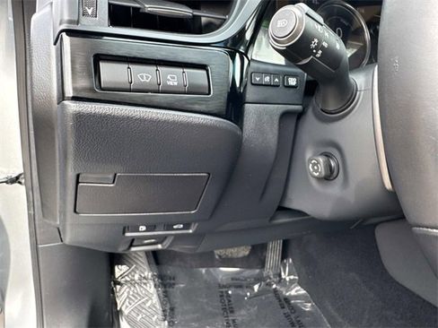 New 2025 Lexus ES 300h w/ Luxury Package image 31