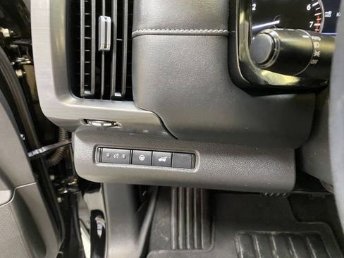 Used 2024 Nissan Pathfinder SL AWD/4WD image 36