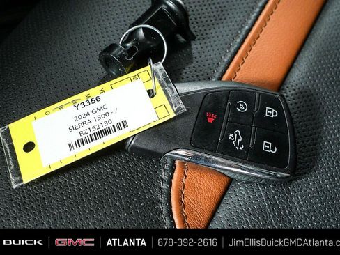 Used 2024 GMC Sierra 1500 AT4 w/ Technology Package AWD/4WD image 37