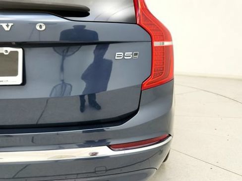 Used 2024 Volvo XC90 B5 Core AWD/4WD image 28