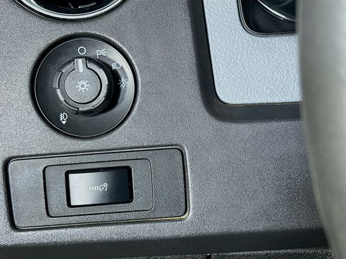 Used 2013 Ford F150 XLT image 17