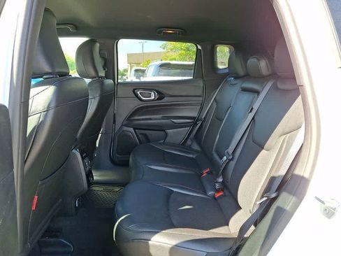 Used 2025 Jeep Compass Trailhawk AWD/4WD image 9