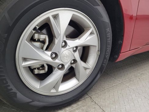 Used 2023 Hyundai Elantra SE w/ Cargo Package image 31