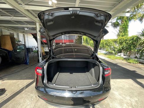 Used 2018 Tesla Model 3 Long Range RWD image 13