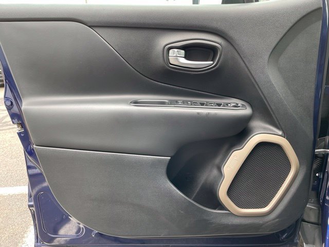 Used 2016 Jeep Renegade Limited AWD/4WD image 9