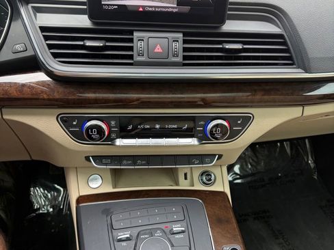 Used 2019 Audi Q5 2.0T Premium w/ Convenience Package AWD/4WD image 14