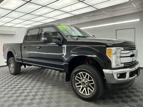 Used 2017 Ford F250 Lariat w/ FX4 Off-Road Package image 3