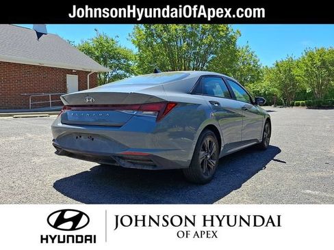 Used 2021 Hyundai Elantra SEL FWD image 31