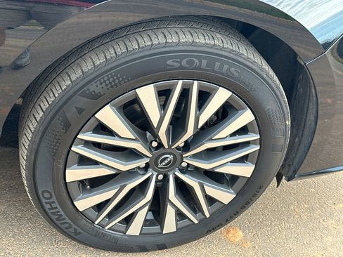 Used 2024 Nissan Altima 2.5 SV FWD image 12