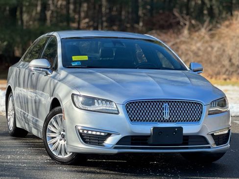 Used 2018 Lincoln MKZ Select w/ Select Plus Package image 2