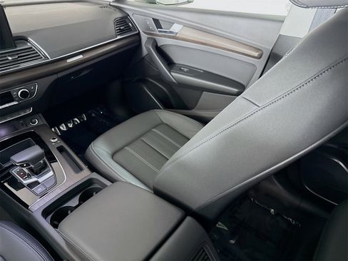 Certified 2024 Audi Q5 2.0T Premium w/ Convenience Package image 23