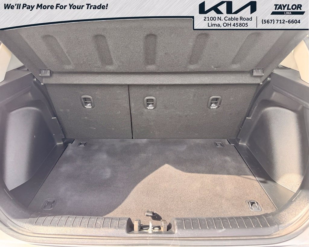 Used 2025 Hyundai Venue SEL FWD image 20