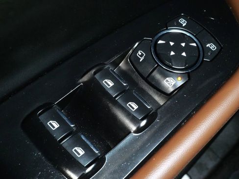 Used 2023 Lincoln Nautilus Reserve AWD/4WD image 19