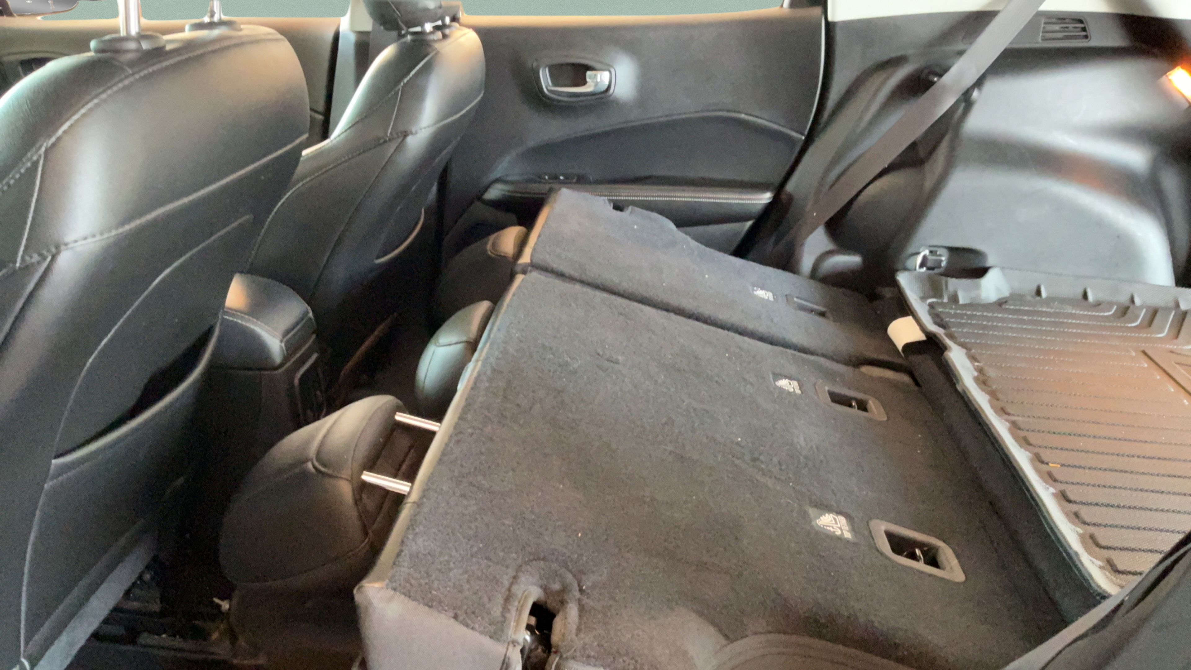 Used 2019 Jeep Compass Latitude w/ Popular Equipment Group AWD/4WD image 29