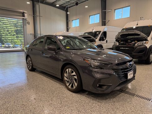 Used 2024 Subaru Legacy Limited AWD/4WD image 3