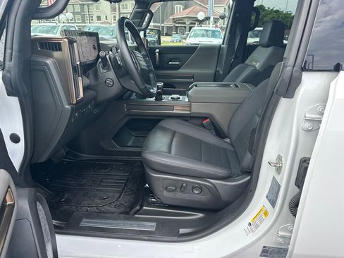 Used 2024 GMC Hummer EV 2X AWD/4WD image 9