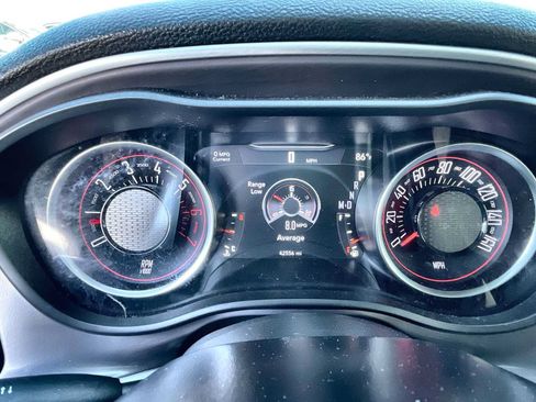Used 2022 Dodge Challenger R/T RWD image 10