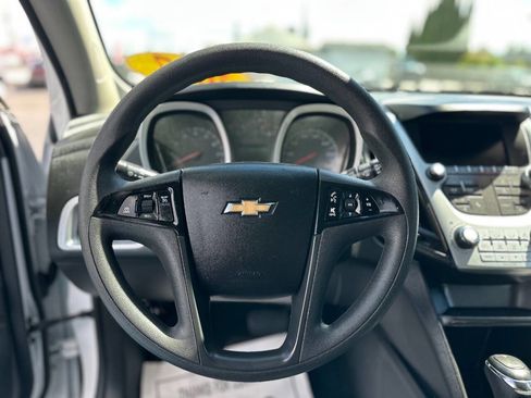 Used 2017 Chevrolet Equinox LS AWD/4WD image 10