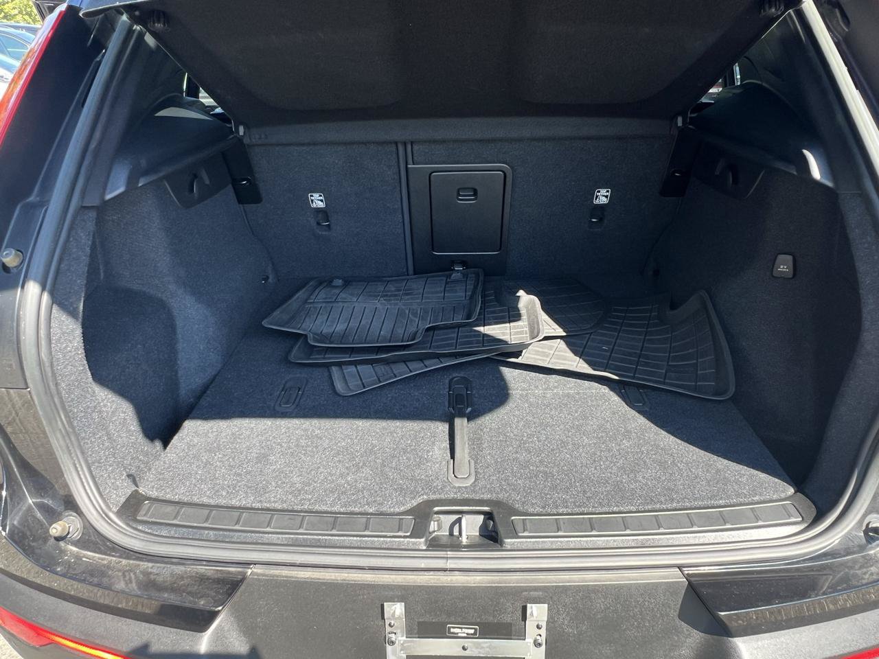 Used 2023 Volvo XC40 Recharge Plus AWD/4WD image 13