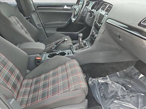 Used 2017 Volkswagen GTI Sport image 19