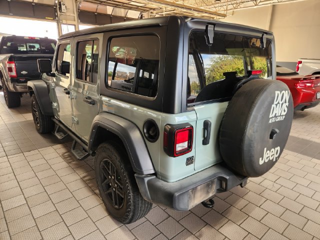 Used 2024 Jeep Wrangler Unlimited Sport AWD/4WD image 4