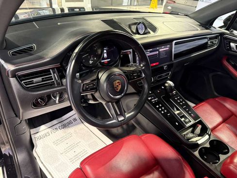 Used 2023 Porsche Macan AWD/4WD image 35
