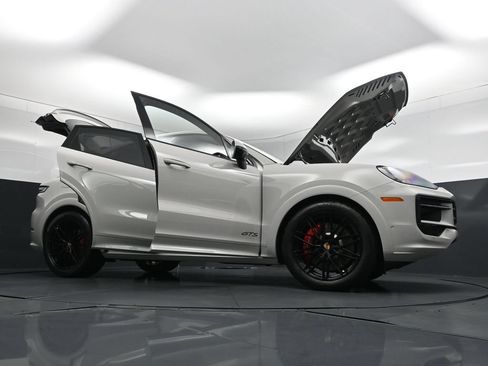 New 2026 Porsche Cayenne GTS AWD/4WD image 35