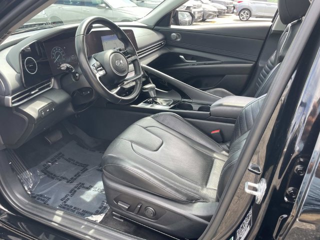 Used 2023 Hyundai Elantra Limited w/ Cargo Package FWD image 17