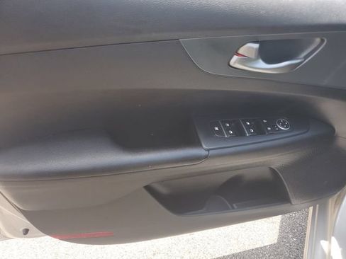 Used 2021 Kia Forte LXS FWD image 19