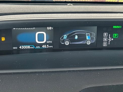 Certified 2017 Toyota Prius Four w/ Advanced Technology Package image 30