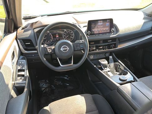Used 2023 Nissan Rogue SV AWD/4WD image 18
