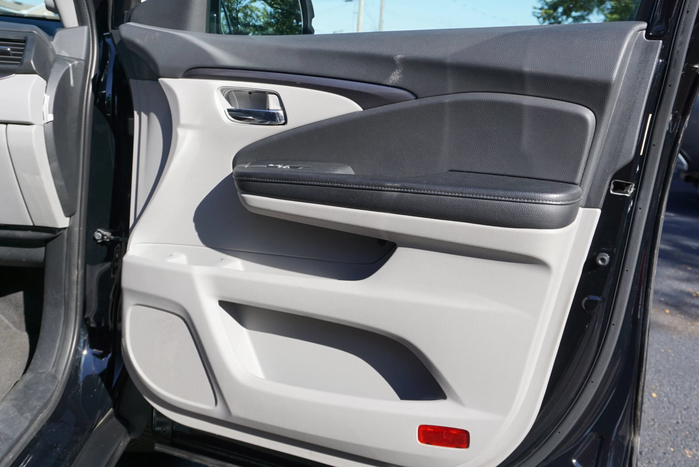 Used 2016 Honda Pilot EX image 11