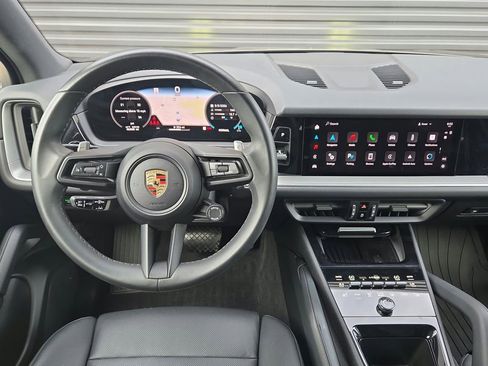 Certified 2024 Porsche Cayenne AWD/4WD image 8