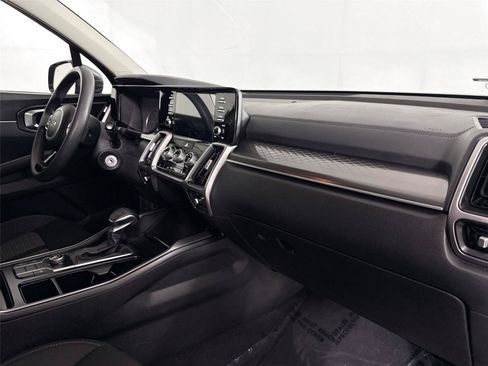 Used 2023 Kia Sorento LX FWD image 37