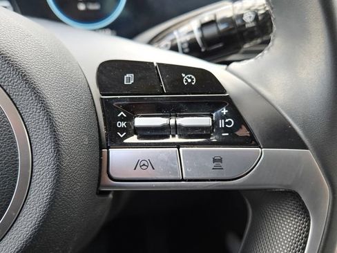 Used 2023 Hyundai Elantra Limited FWD image 20