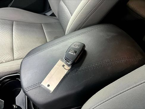 Used 2015 Hyundai Santa Fe Sport AWD/4WD image 35