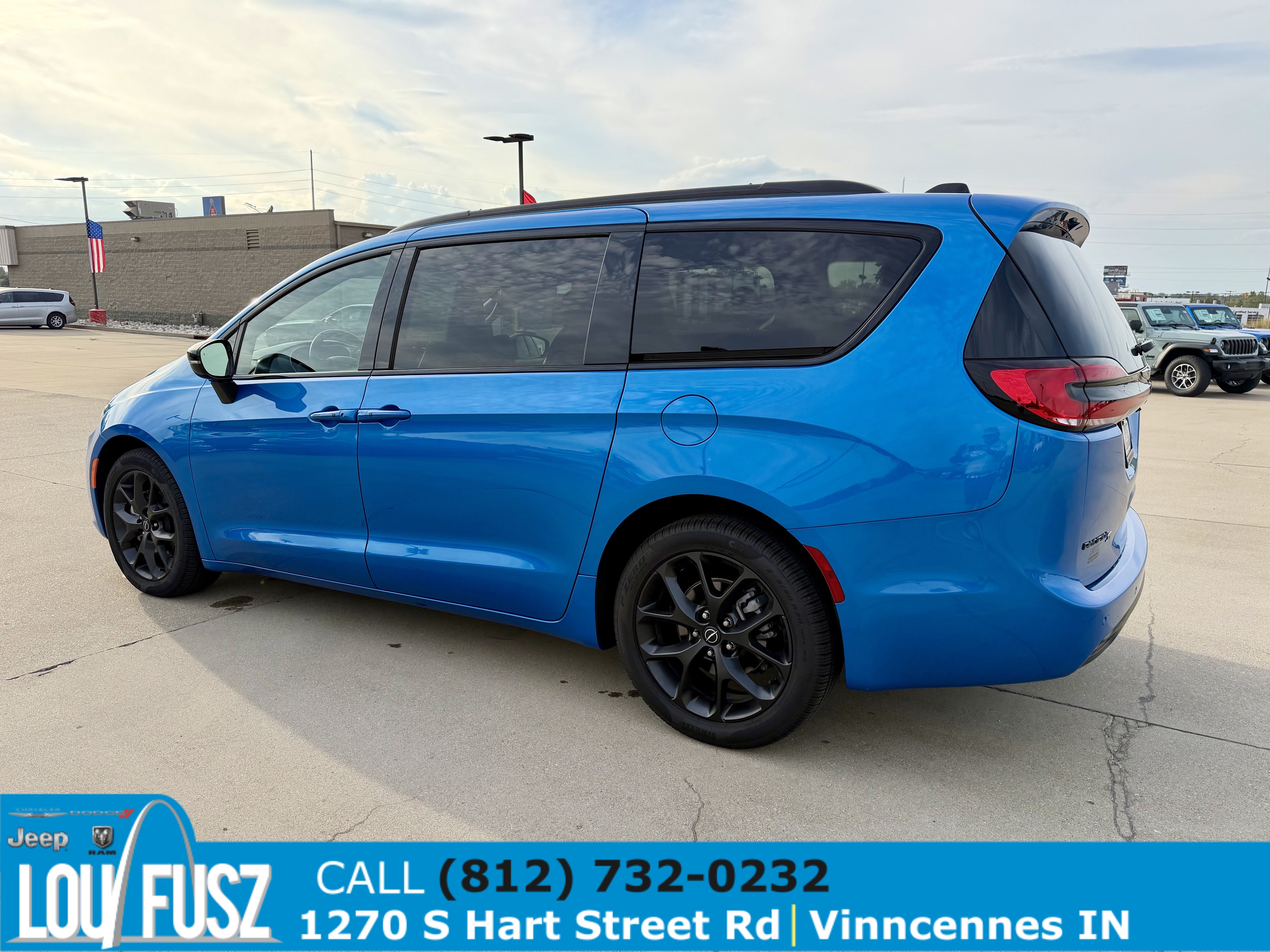 Used 2026 Chrysler Pacifica Select w/ S Appearance Package FWD image 5