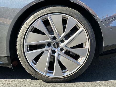 Used 2022 Audi e-tron GT Prestige w/ Prestige Package image 8