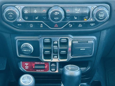 Used 2020 Jeep Gladiator Rubicon AWD/4WD image 20