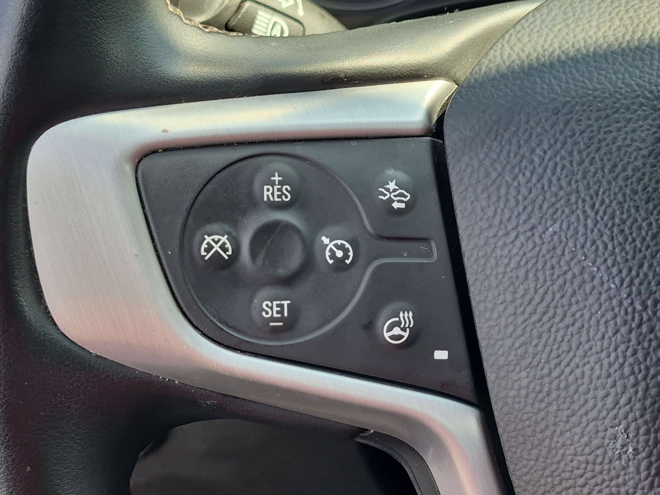 Used 2024 GMC Terrain SLT AWD/4WD image 18