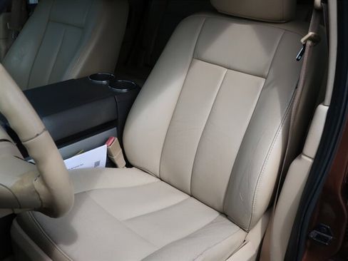 Used 2012 Ford Expedition XLT image 17