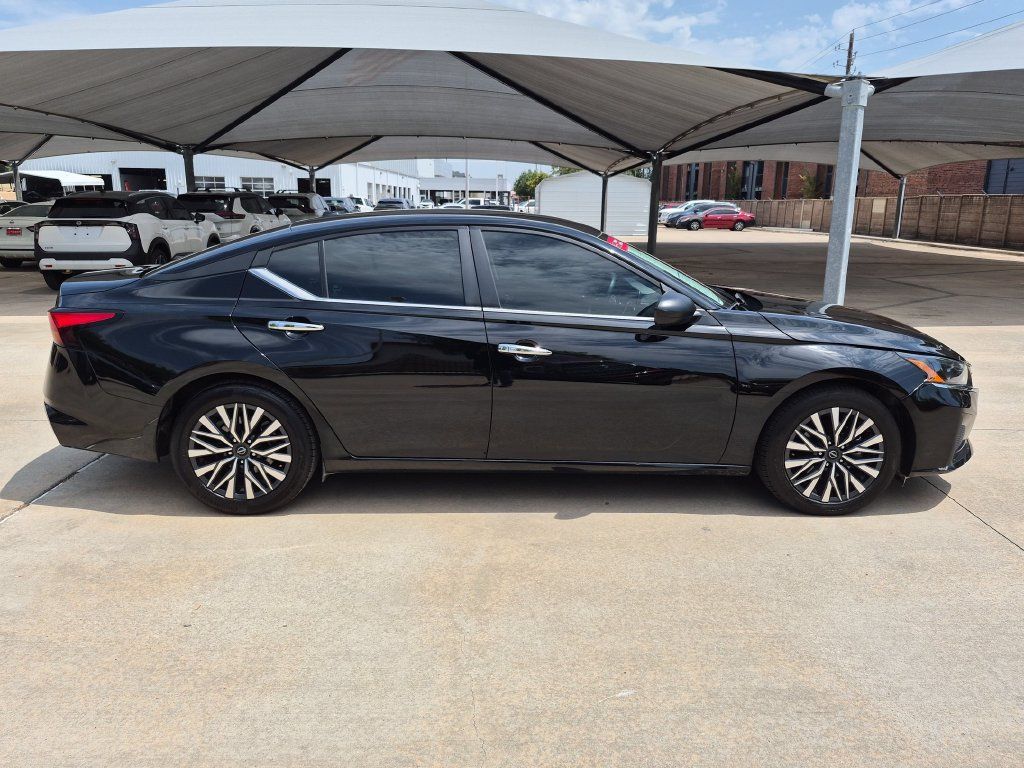 Certified 2025 Nissan Altima 2.5 SV FWD image 10